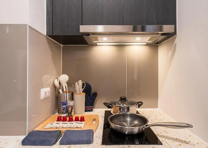200 M To Metro L High-floor Unit L Rooftop Pool *