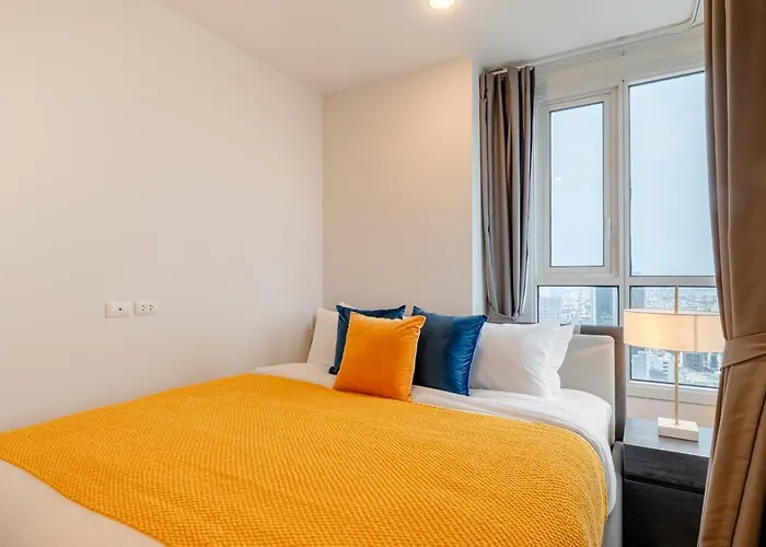 200 M To Metro L High-floor Unit L Rooftop Pool 公寓