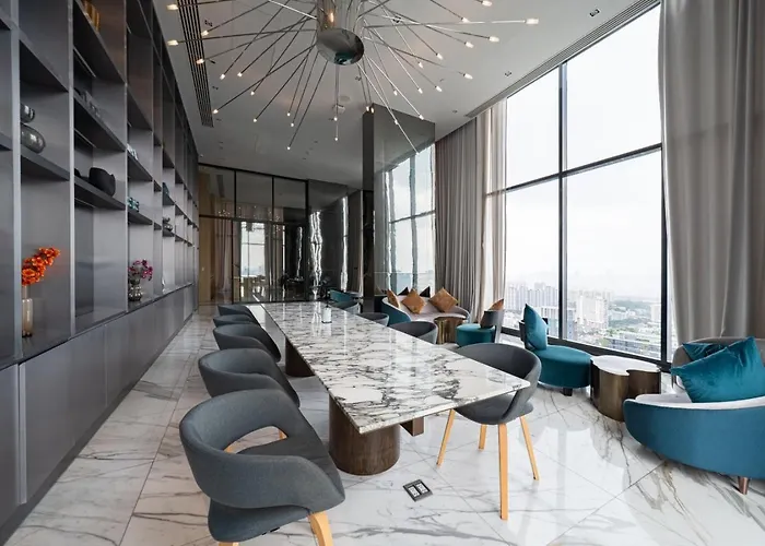 200 M To Metro L High-floor Unit L Rooftop Pool 公寓